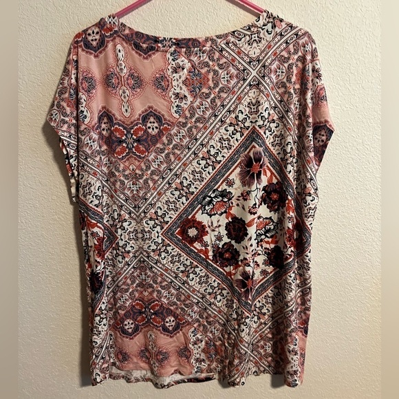 Black and Red 24/7 Floral Shirt Size XXL - Picture 8 of 9